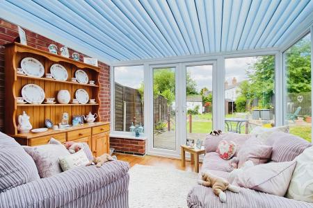 2 bedroom Semi-detached bungalow for sale in Melton Road, Thurmaston, LE4