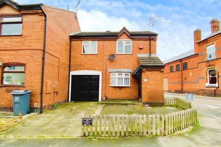 2 bedroom End of terrace house for sale in Melton Road, Thurmaston, LE4