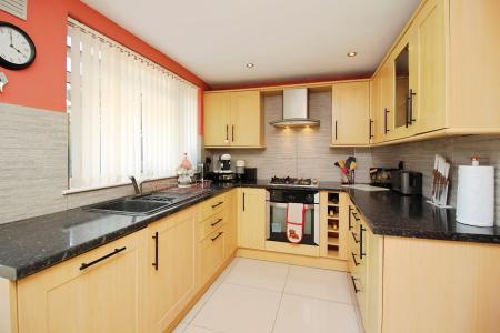 3 bedroom Semi-detached house for sale in Methuen Avenue, Thurmaston, LE4