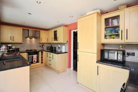 3 bedroom Semi-detached house for sale in Methuen Avenue, Thurmaston, LE4