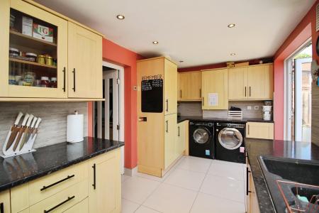 3 bedroom Semi-detached house for sale in Methuen Avenue, Thurmaston, LE4