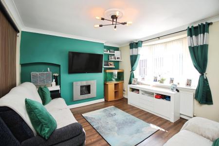 3 bedroom Semi-detached house for sale in Methuen Avenue, Thurmaston, LE4