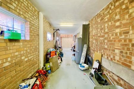 5 bedroom Semi-detached house for sale in Millstone Lane, Syston, LE7