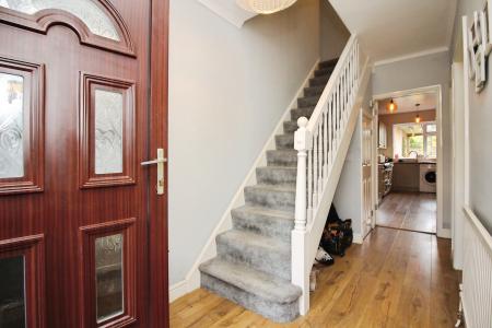 5 bedroom Semi-detached house for sale in Millstone Lane, Syston, LE7