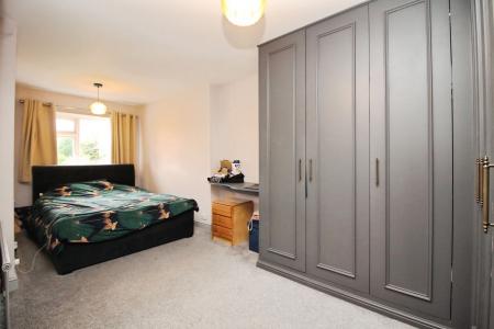 5 bedroom Semi-detached house for sale in Millstone Lane, Syston, LE7