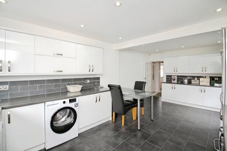 2 bedroom Detached bungalow for sale in Moorgate Avenue, Birstall, LE4