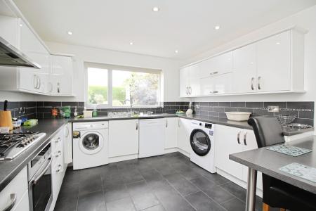 2 bedroom Detached bungalow for sale in Moorgate Avenue, Birstall, LE4