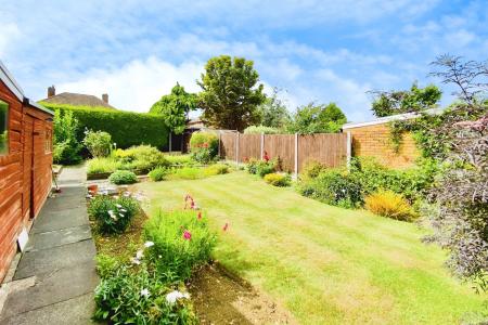 2 bedroom Detached bungalow for sale in Moorgate Avenue, Birstall, LE4