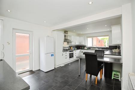 2 bedroom Detached bungalow for sale in Moorgate Avenue, Birstall, LE4