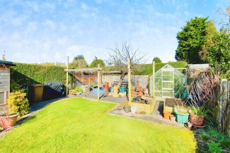 4 bedroom Semi-detached bungalow for sale in Mostyn Avenue, Syston, LE7