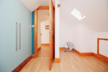 4 bedroom Semi-detached bungalow for sale in Mostyn Avenue, Syston, LE7