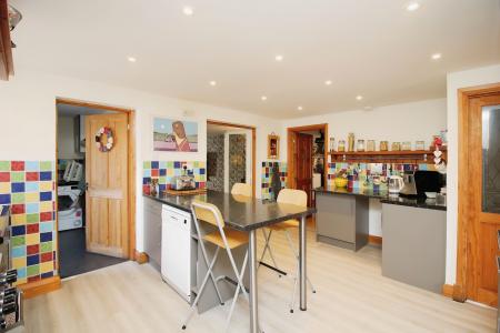 4 bedroom Semi-detached bungalow for sale in Mostyn Avenue, Syston, LE7