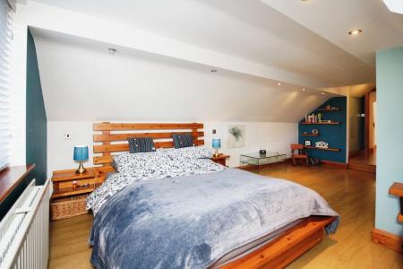 4 bedroom Semi-detached bungalow for sale in Mostyn Avenue, Syston, LE7