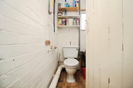 3 bedroom Semi-detached house for sale in Mostyn Avenue, Syston, LE7