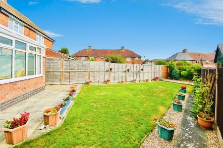 3 bedroom Semi-detached house for sale in Mostyn Avenue, Syston, LE7