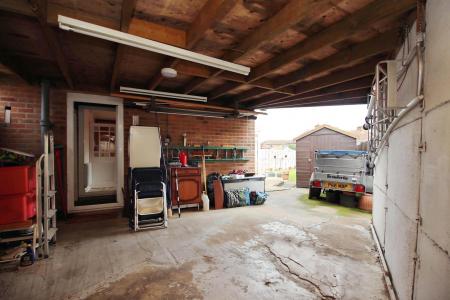 3 bedroom Semi-detached house for sale in Mostyn Avenue, Syston, LE7