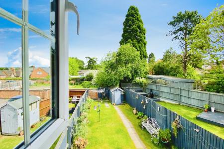 3 bedroom Town house for sale in New Avenue, Rearsby, LE7