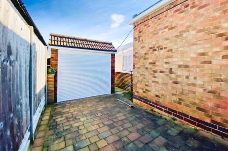 3 bedroom Semi-detached house for sale in New Zealand Lane, Queniborough, LE7