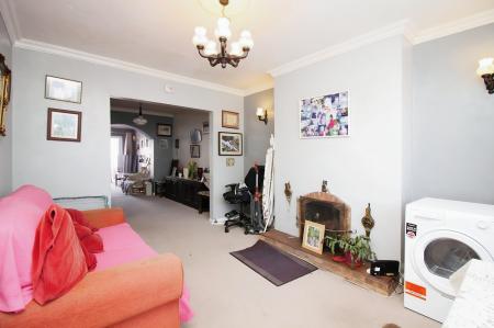 3 bedroom Semi-detached house for sale in New Zealand Lane, Queniborough, LE7