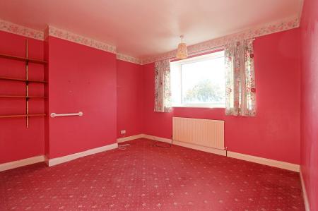 3 bedroom Semi-detached house for sale in Northdown Drive, Thurmaston, LE4