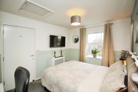 2 bedroom Flat for sale in Old Station Road, Syston, LE7