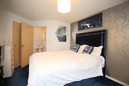 2 bedroom Flat for sale in Old Station Road, Syston, LE7