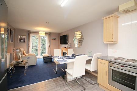 2 bedroom Flat for sale in Old Station Road, Syston, LE7