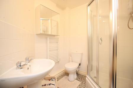 2 bedroom Flat for sale in Old Station Road, Syston, LE7