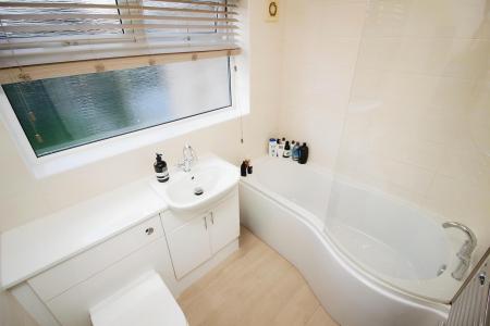 4 bedroom Detached house for sale in Oriel Drive, Syston, LE7