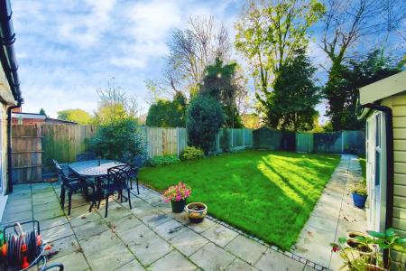 4 bedroom Detached house for sale in Oriel Drive, Syston, LE7