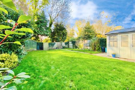 4 bedroom Detached house for sale in Oriel Drive, Syston, LE7