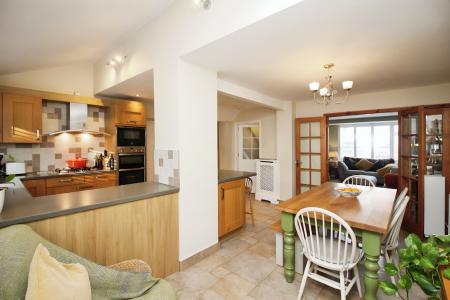 4 bedroom Detached house for sale in Oriel Drive, Syston, LE7