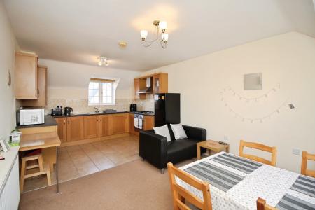 2 bedroom Maisonette for sale in Palmer Square, Birstall, LE4