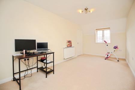 2 bedroom Maisonette for sale in Palmer Square, Birstall, LE4