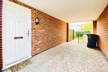 2 bedroom Maisonette for sale in Palmer Square, Birstall, LE4