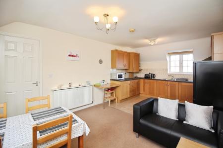 2 bedroom Maisonette for sale in Palmer Square, Birstall, LE4