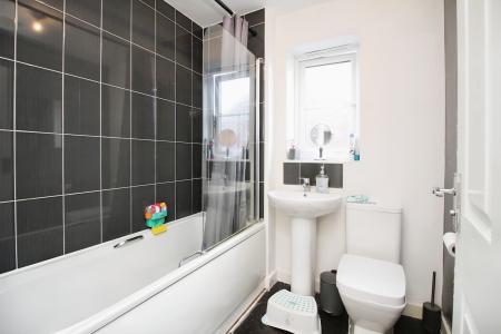 3 bedroom Semi-detached house for sale in Pasture Drive, Birstall, LE4