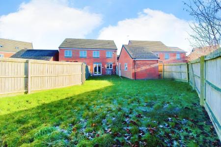 3 bedroom Semi-detached house for sale in Pasture Drive, Birstall, LE4