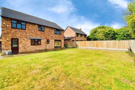 5 bedroom Detached house for sale in Priory Close, Syston, LE7