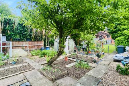 3 bedroom Semi-detached house for sale in Queens Drive, Leicester Forest East, LE3