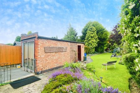 3 bedroom Semi-detached house for sale in Queens Drive, Leicester Forest East, LE3