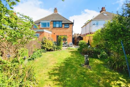 2 bedroom Semi-detached house for sale in Queniborough Road, Queniborough, LE7