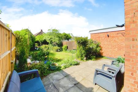 2 bedroom Semi-detached house for sale in Queniborough Road, Queniborough, LE7