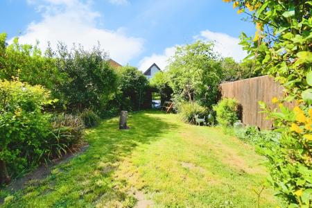 2 bedroom Semi-detached house for sale in Queniborough Road, Queniborough, LE7