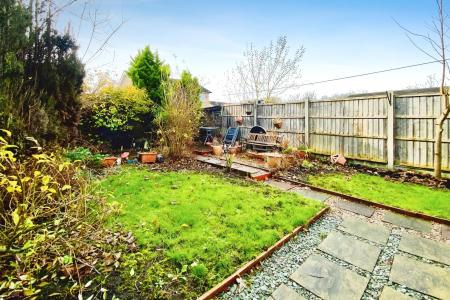 2 bedroom Semi-detached house for sale in Ridgeway Drive, Thurmaston, LE4