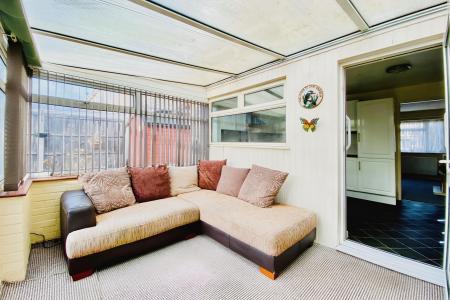 2 bedroom Semi-detached house for sale in Ridgeway Drive, Thurmaston, LE4