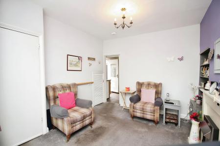 3 bedroom Semi-detached house for sale in Roseway, Leicester, LE4