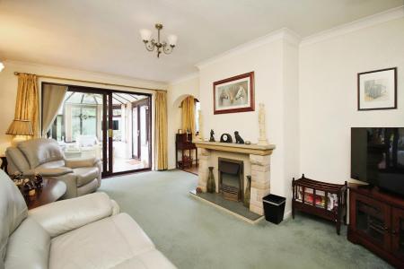 3 bedroom Detached bungalow for sale in Roundhill Close, Syston, LE7