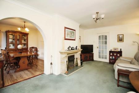 3 bedroom Detached bungalow for sale in Roundhill Close, Syston, LE7