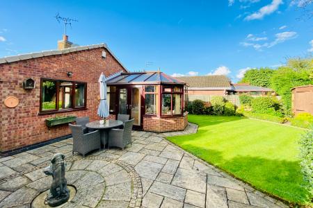 3 bedroom Detached bungalow for sale in Roundhill Close, Syston, LE7